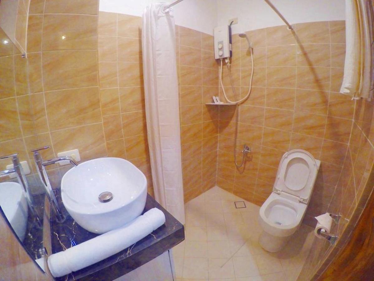 Golden Gate Suites Dumaguete City Exterior photo